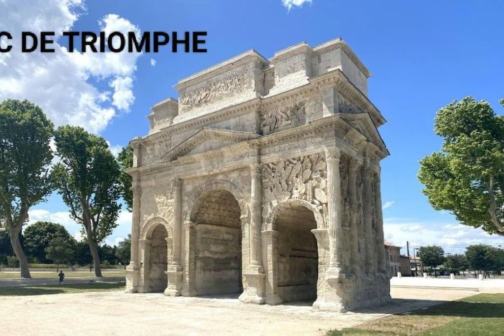 L'elegant Climatise A 300m Du Theatre Antique
